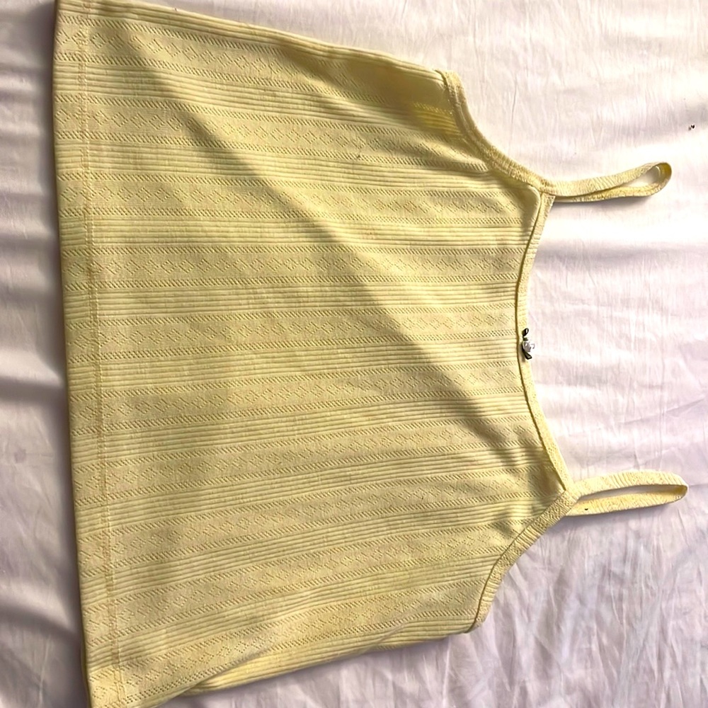 Pastel yellow tanky 💛 not my size😅